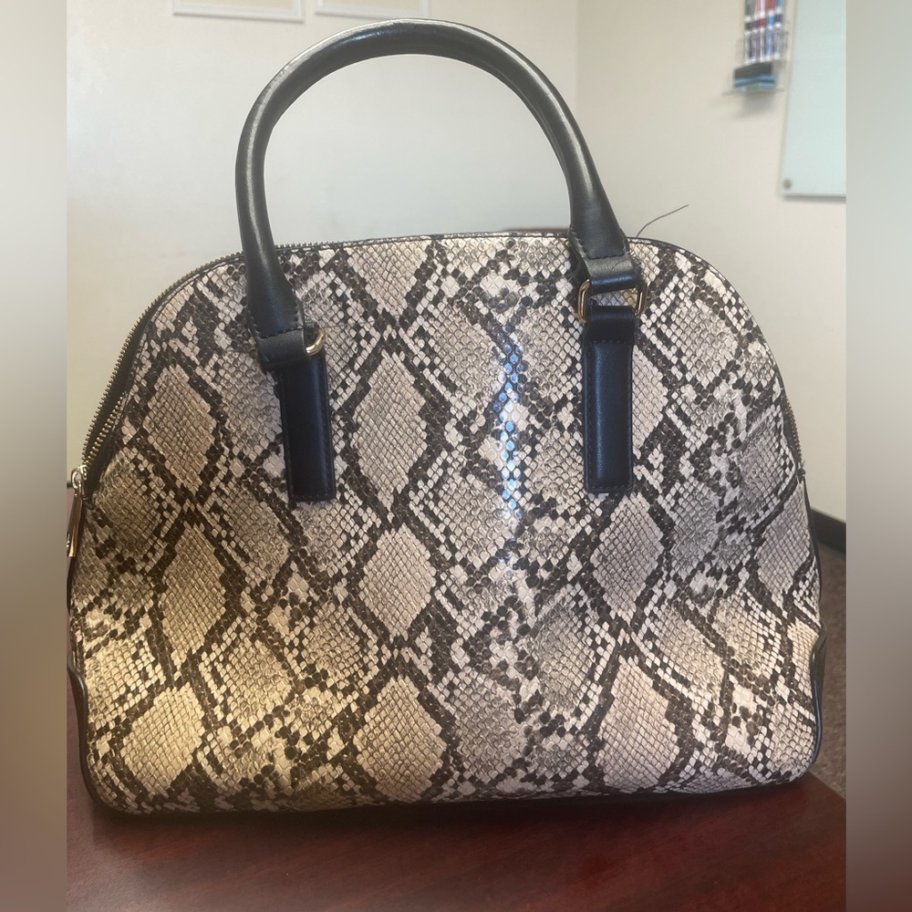 Elegant Snakeskin Pattern Handbag